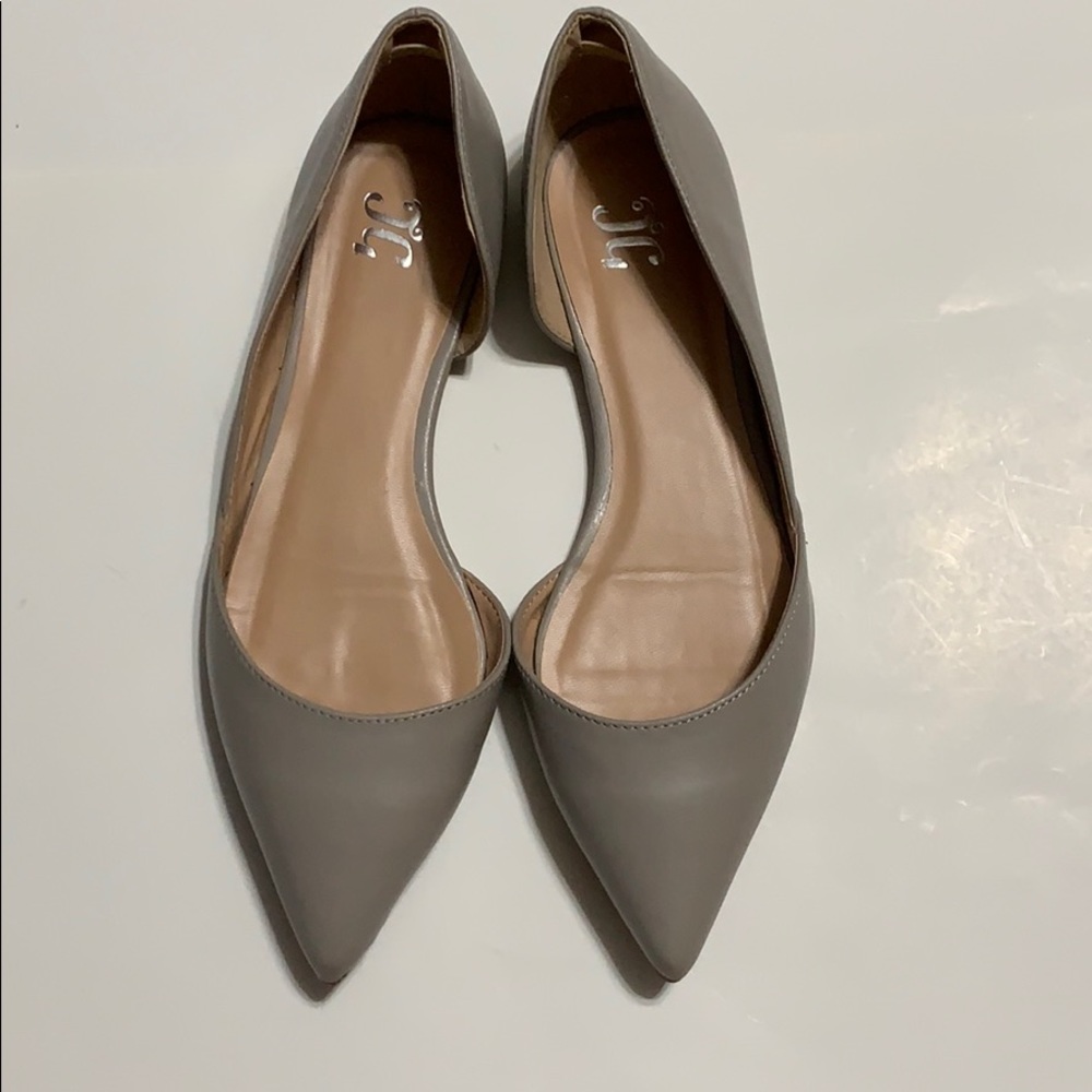 Journee Collection gray pointy toe flats, size 7.5 - Picture 2 of 8